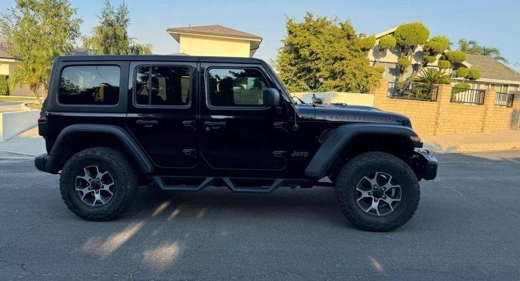 2020 JEEP WRANGLER UNLIMITED (5)