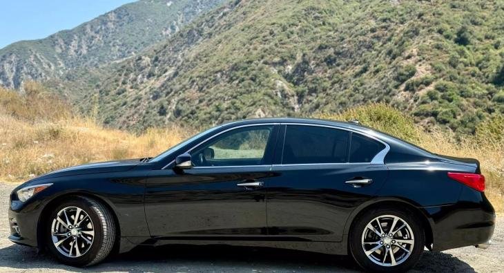 2017 INFINITI Q50 (1)