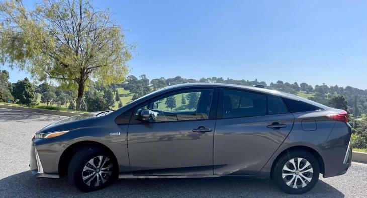 2021 TOYOTA PRIUS PRIME (5)