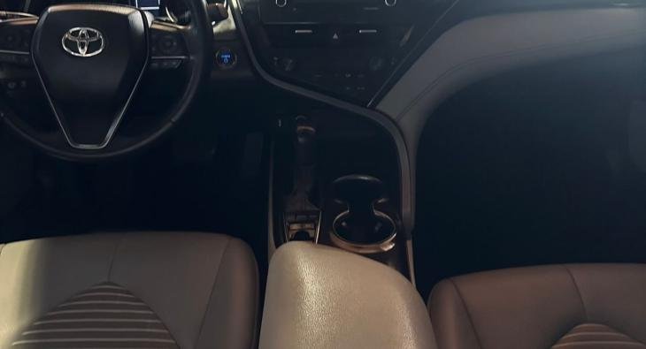 2021 TOYOTA CAMRY Hybrid SE (2)
