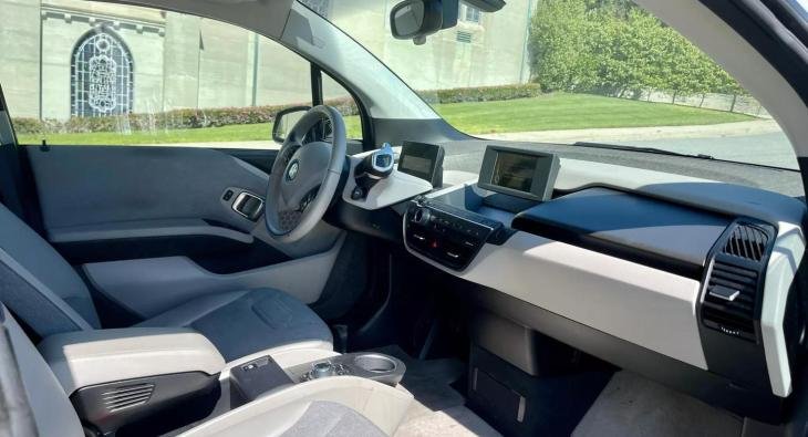 2015 BMW I3 (2)