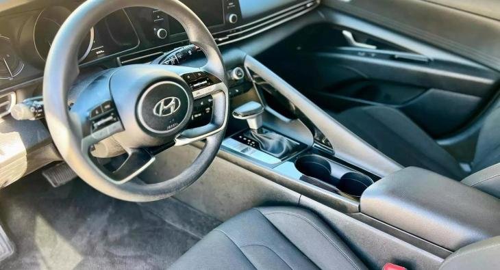 2021 HYUNDAI ELANTRA (2)