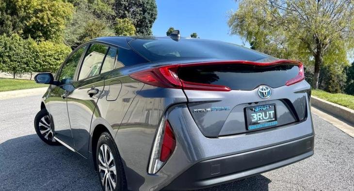 2021 TOYOTA PRIUS PRIME (4)