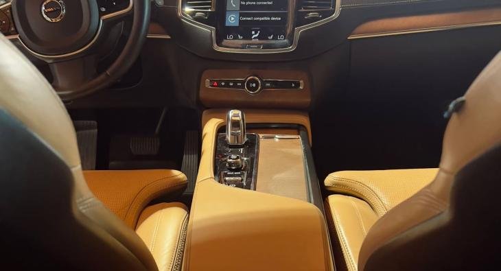 2018 Volvo XC90 Plug-in Hybrid (3)