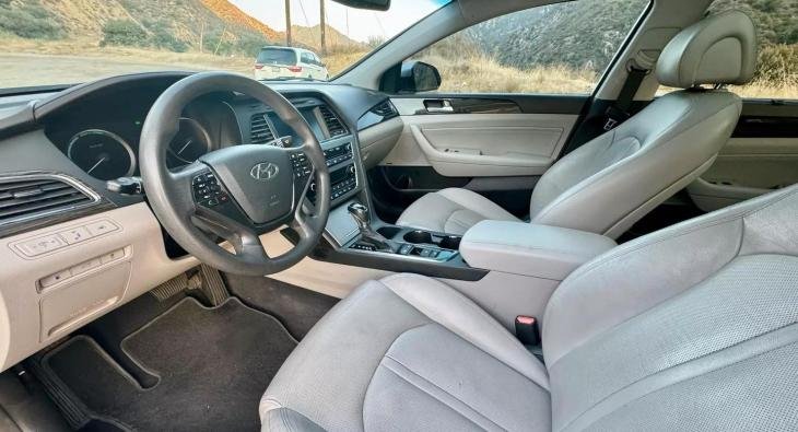 2016 HYUNDAI SONATA HYBRID (4)