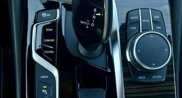 2018 BMW 5 SERIES (5)