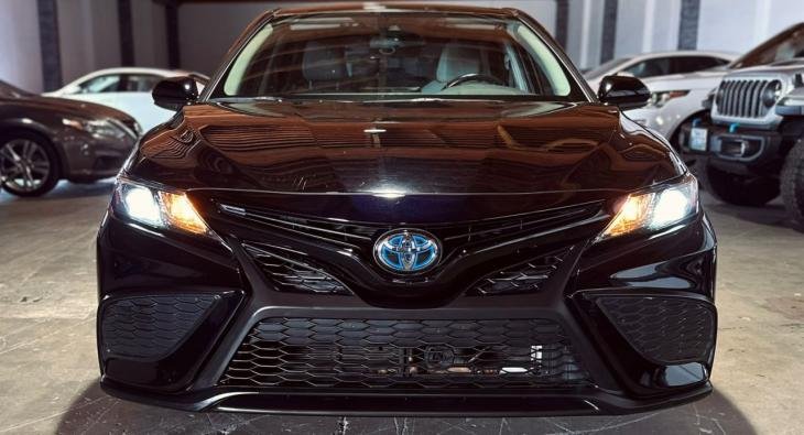 2021 TOYOTA CAMRY Hybrid SE (1)