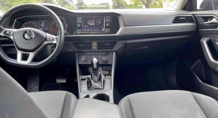 2019 VOLKSWAGEN JETTA (2)