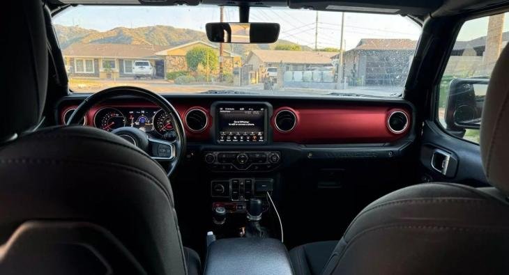 2020 JEEP WRANGLER UNLIMITED (4)