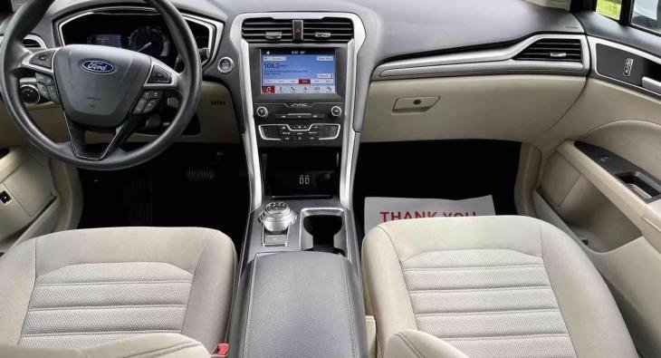2019 FORD FUSION (2)