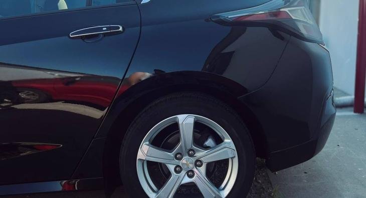 2018 Chevrolet Volt (3)
