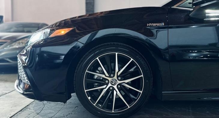 2021 TOYOTA CAMRY Hybrid SE (3)