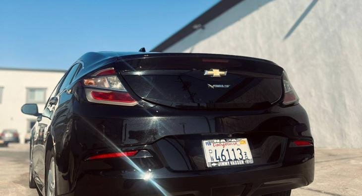 2018 Chevrolet Volt (1)